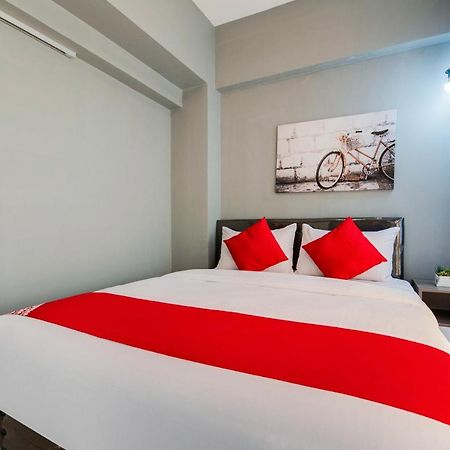 Oyo 508 Vista Wil Tower Hotel Manilla Buitenkant foto