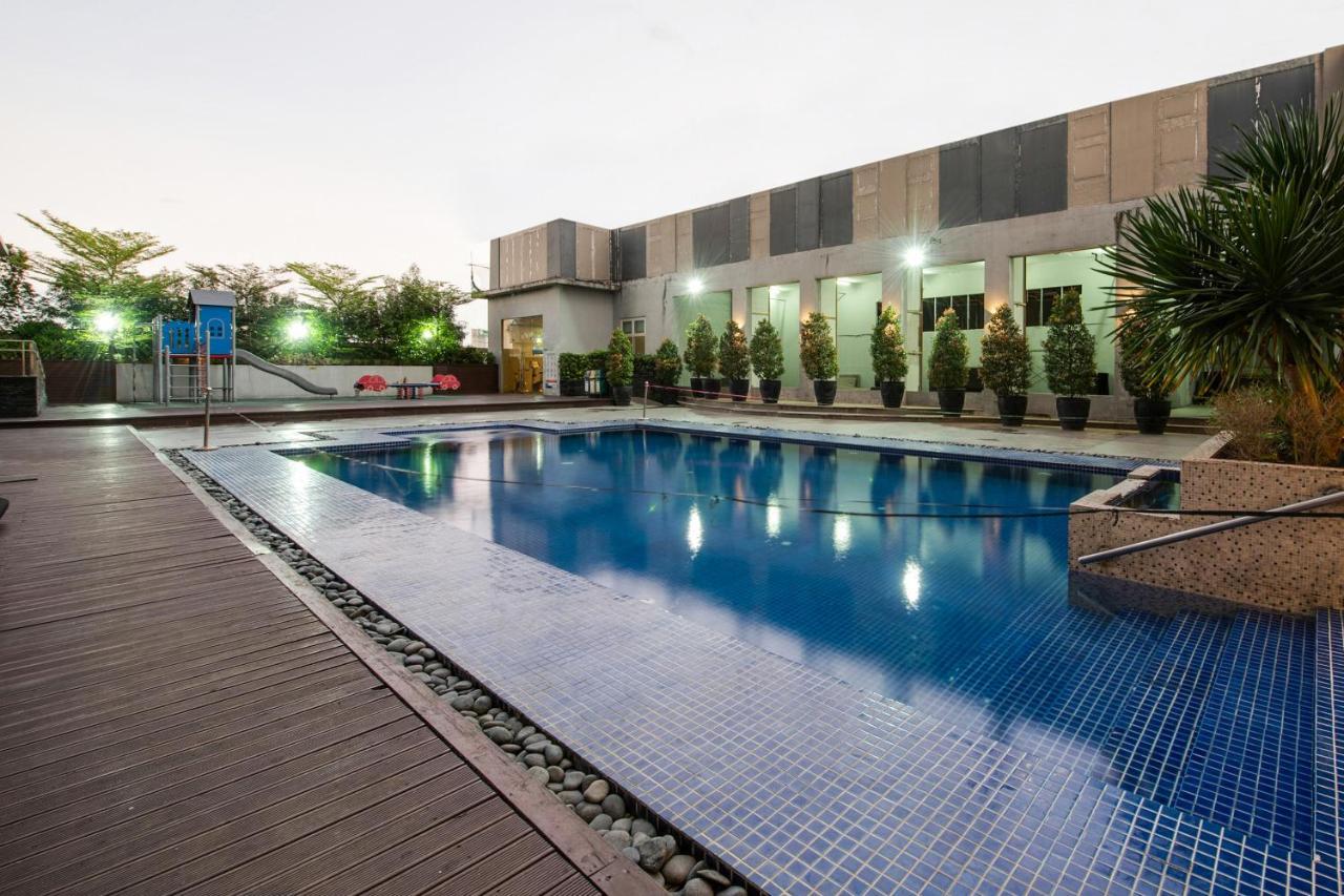 Oyo 508 Vista Wil Tower Hotel Manilla Buitenkant foto